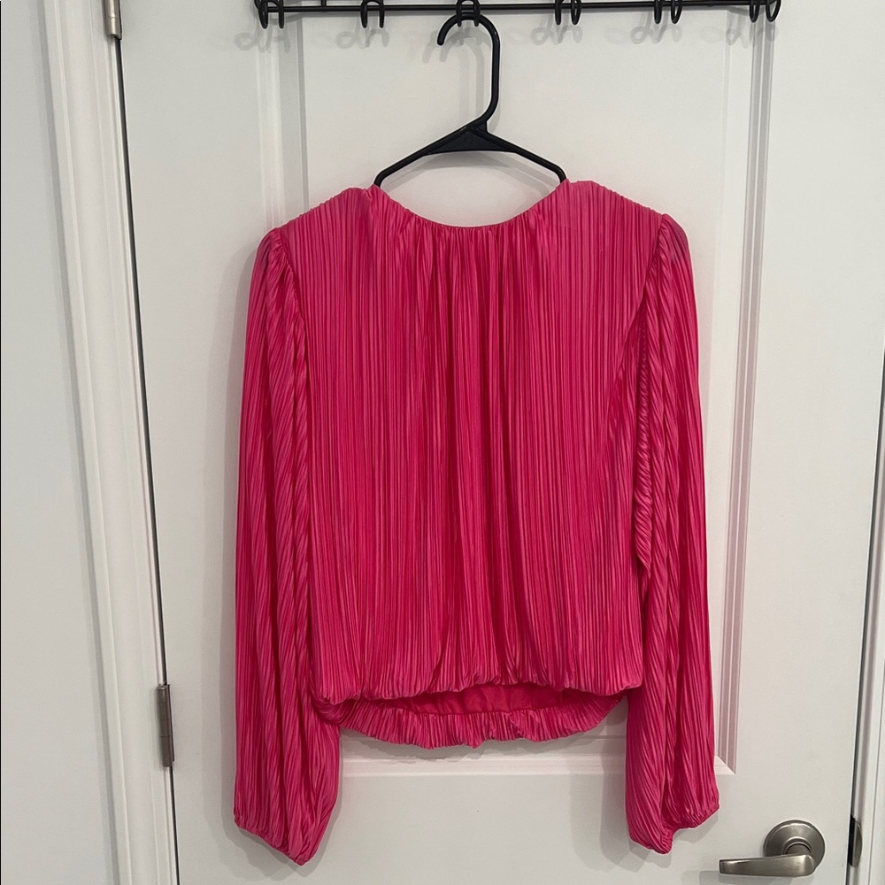NWT Flying Tomato Top Size Large